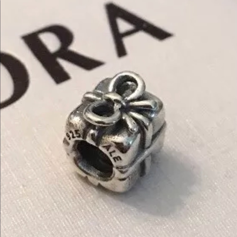 Authentic Pandora Gift 🎁 Charm